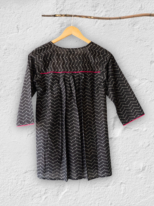 Cotton Short Top with Box Pleat Back