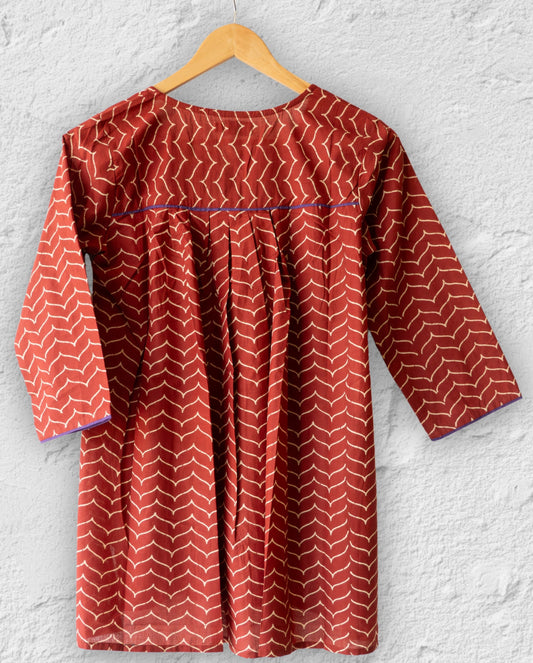 Cotton Short Top with Box Pleat Back