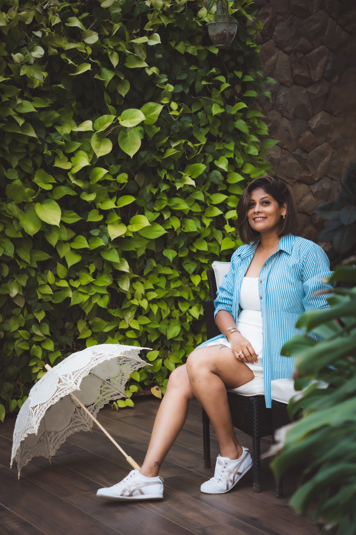 Relaxed oversized cotton shirt.
Comfort fit designed to fit XS–XL 🤍
