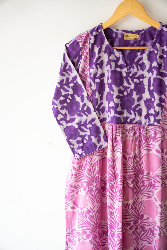 Block printed straight kurta with yoke & gathers.