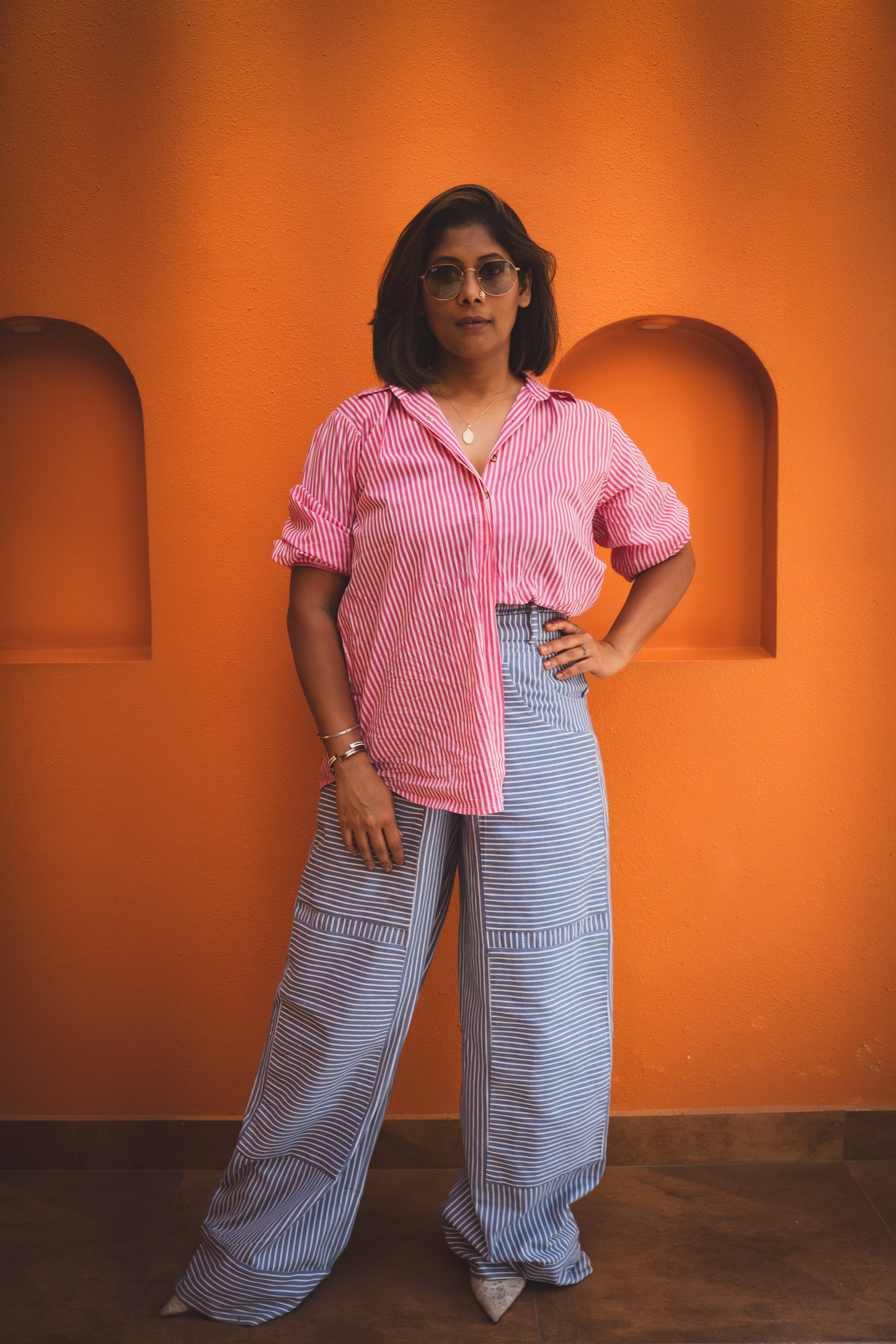 Relaxed oversized cotton shirt.
Comfort fit designed to fit XS–XL 🤍