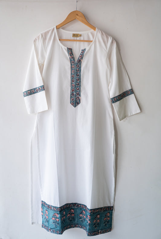 Solid cotton kurta paired with a Kota duppata