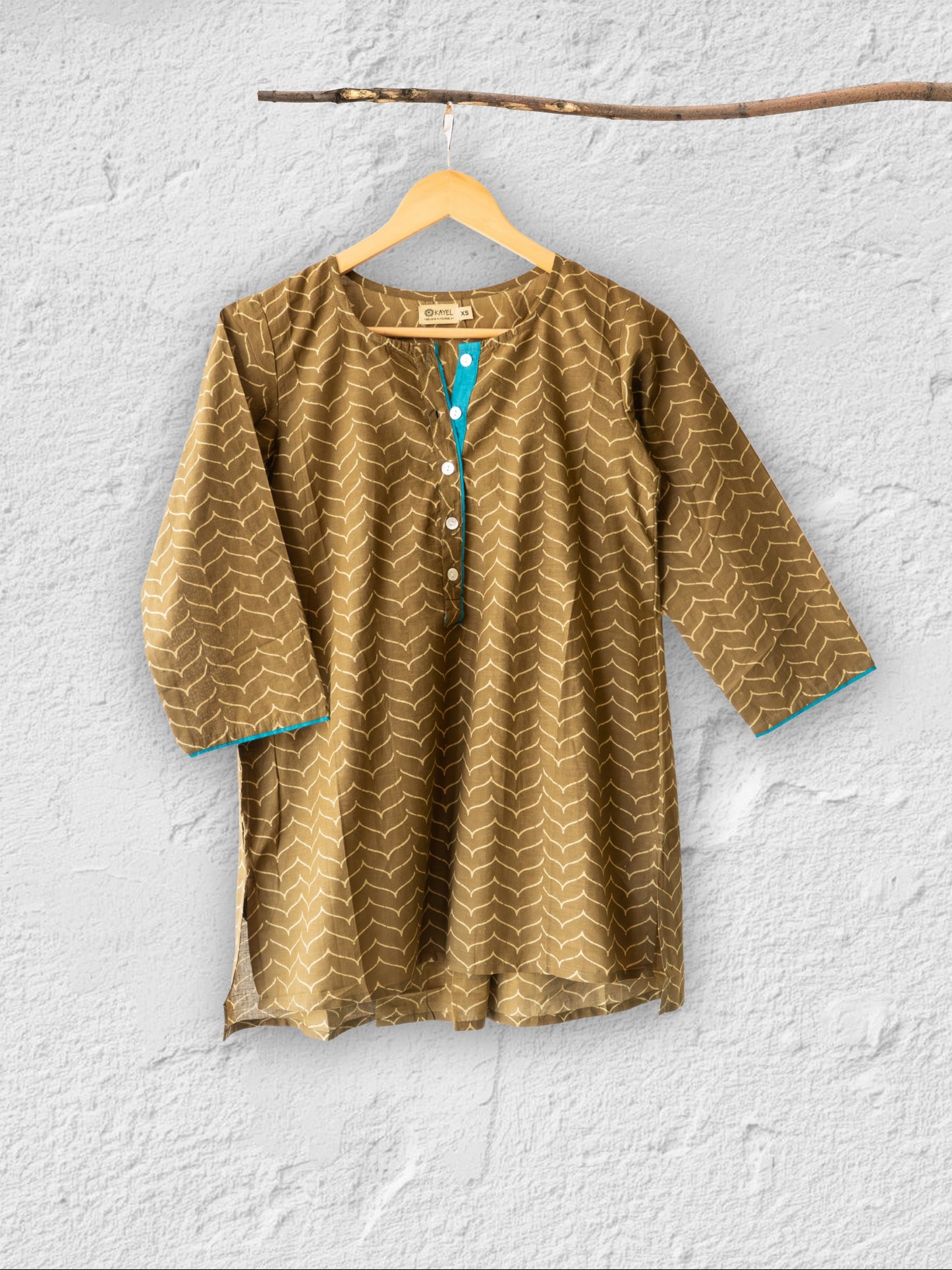 Cotton Short Top with Box Pleat Back