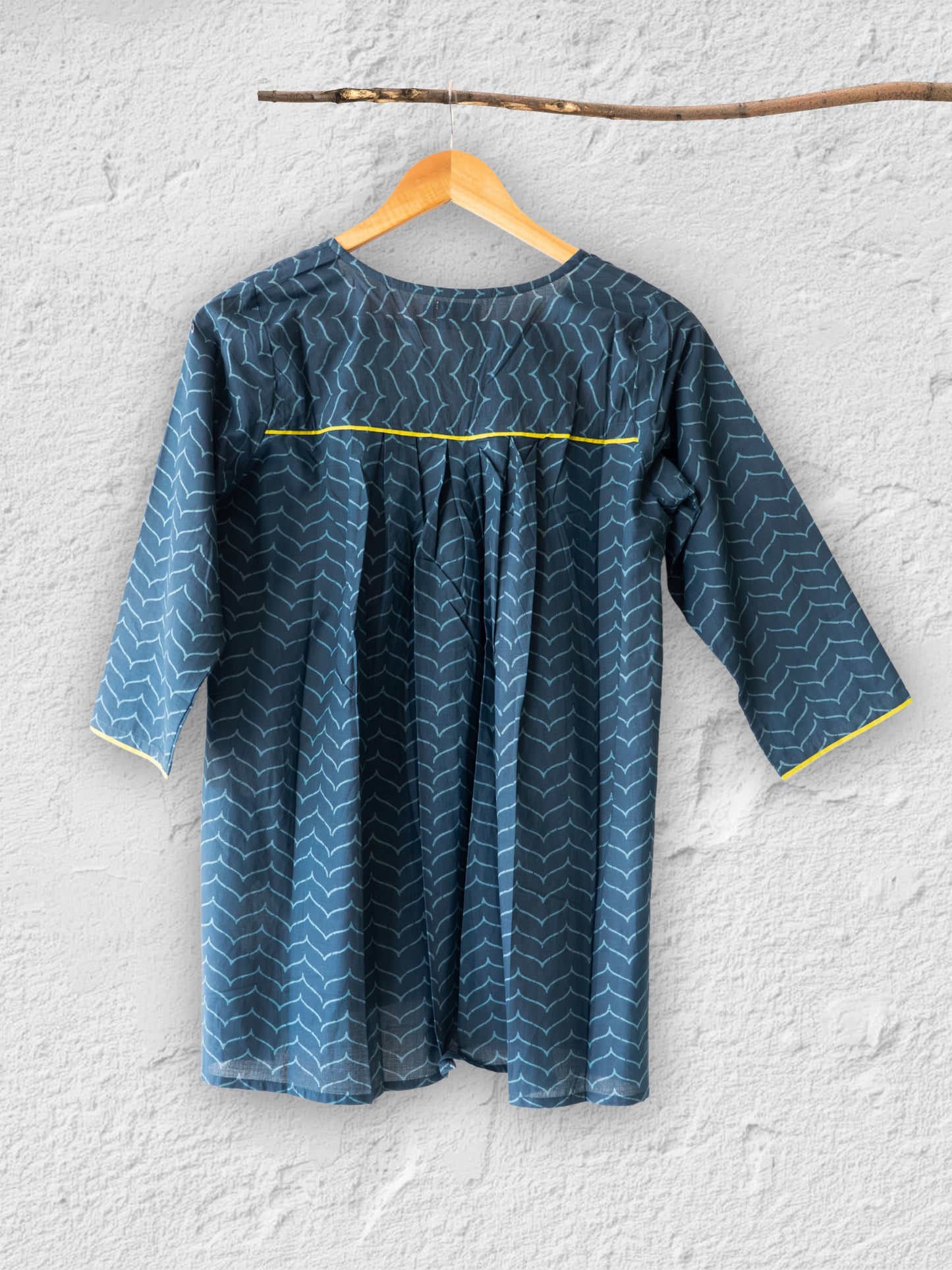 Cotton Short Top with Box Pleat Back