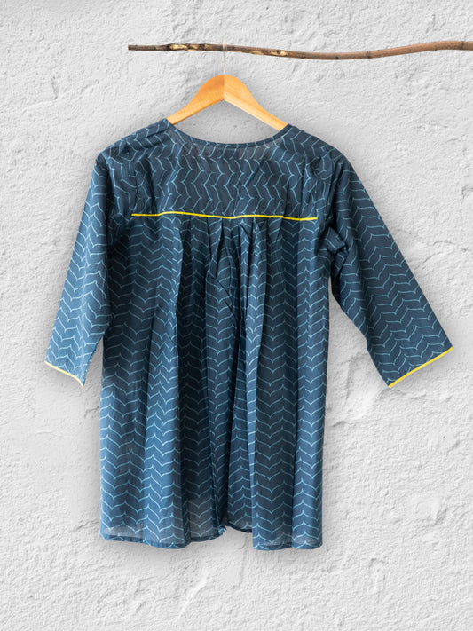 Cotton Short Top with Box Pleat Back