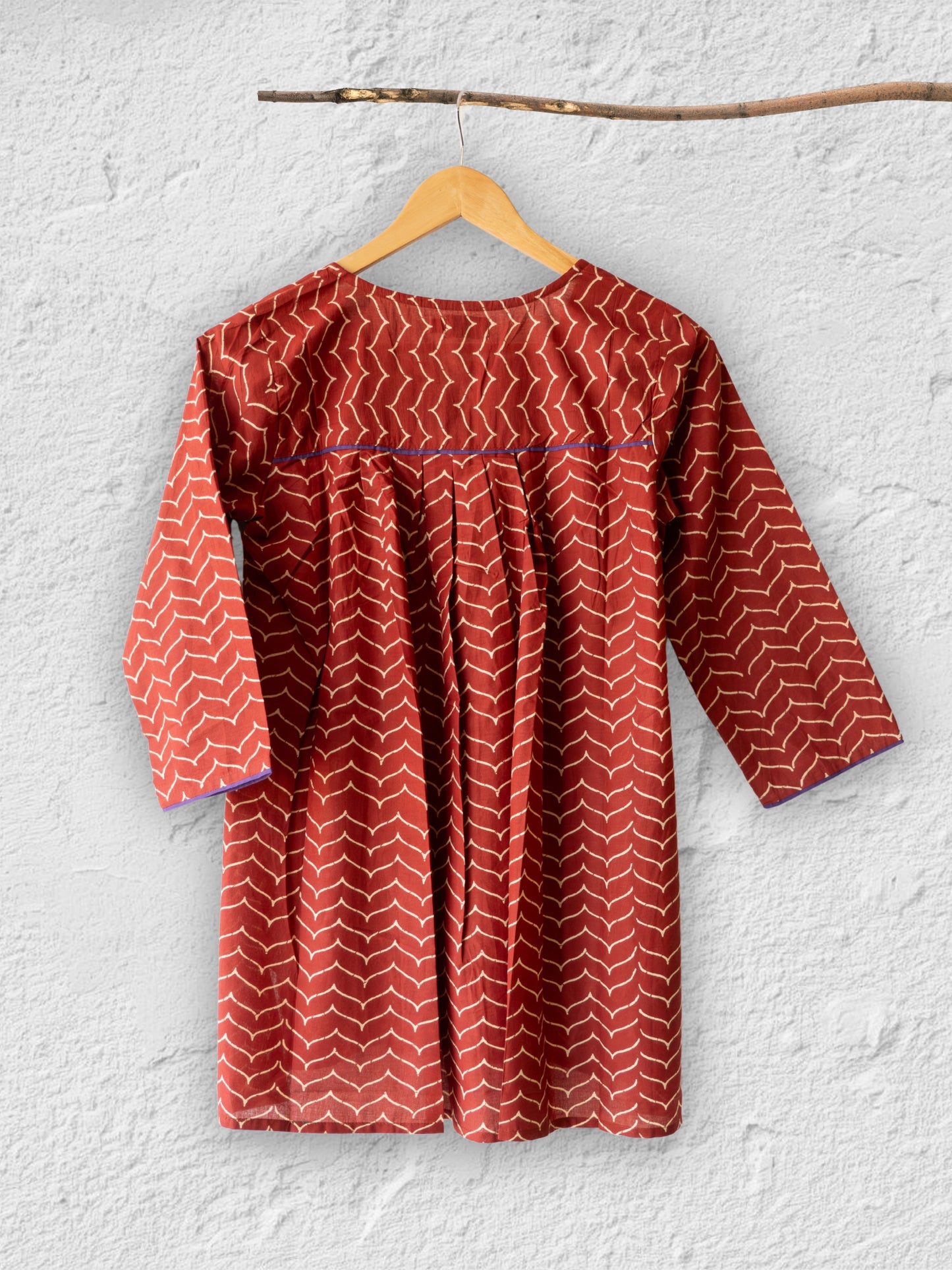 Cotton Short Top with Box Pleat Back