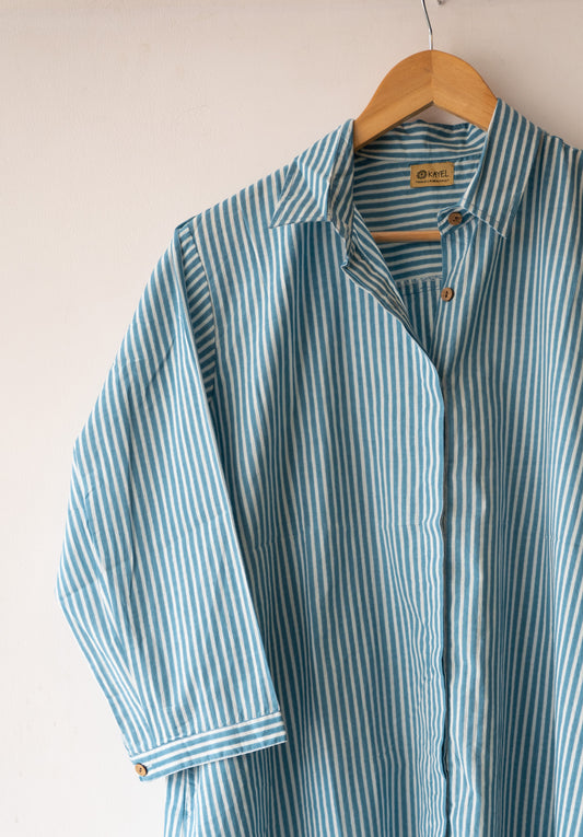 Relaxed oversized cotton shirt.

Comfort fit designed to fit XS–XL 🤍