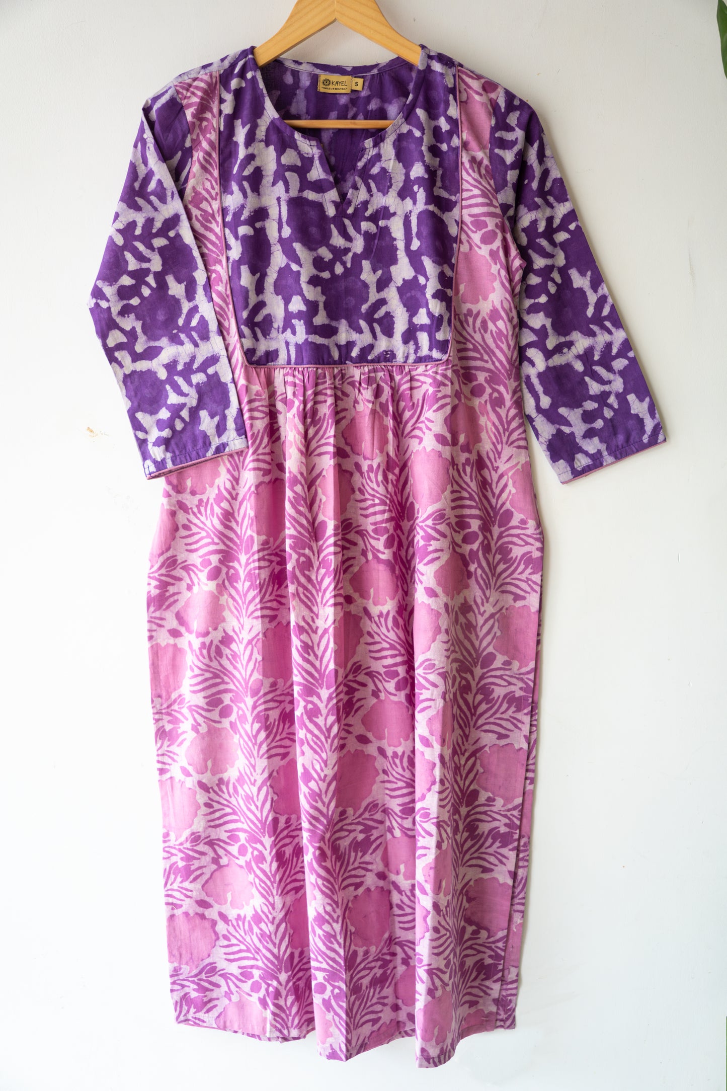 Block printed straight kurta with yoke & gathers.