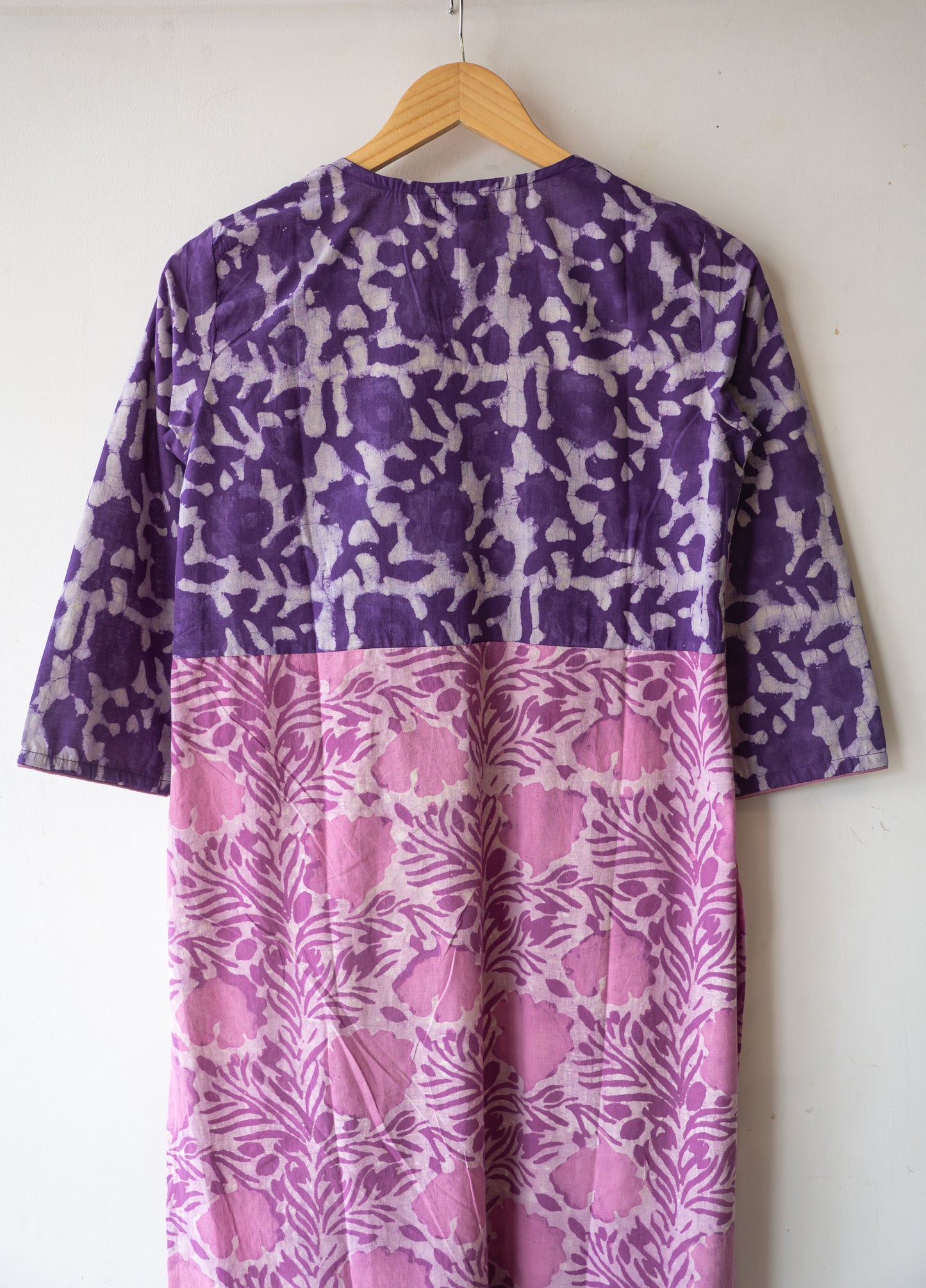 Block printed straight kurta with yoke & gathers.